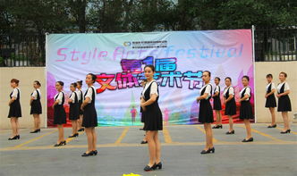 友好时尚购物中心钱塘江路店成功举办“家人式”服务礼仪风采大赛